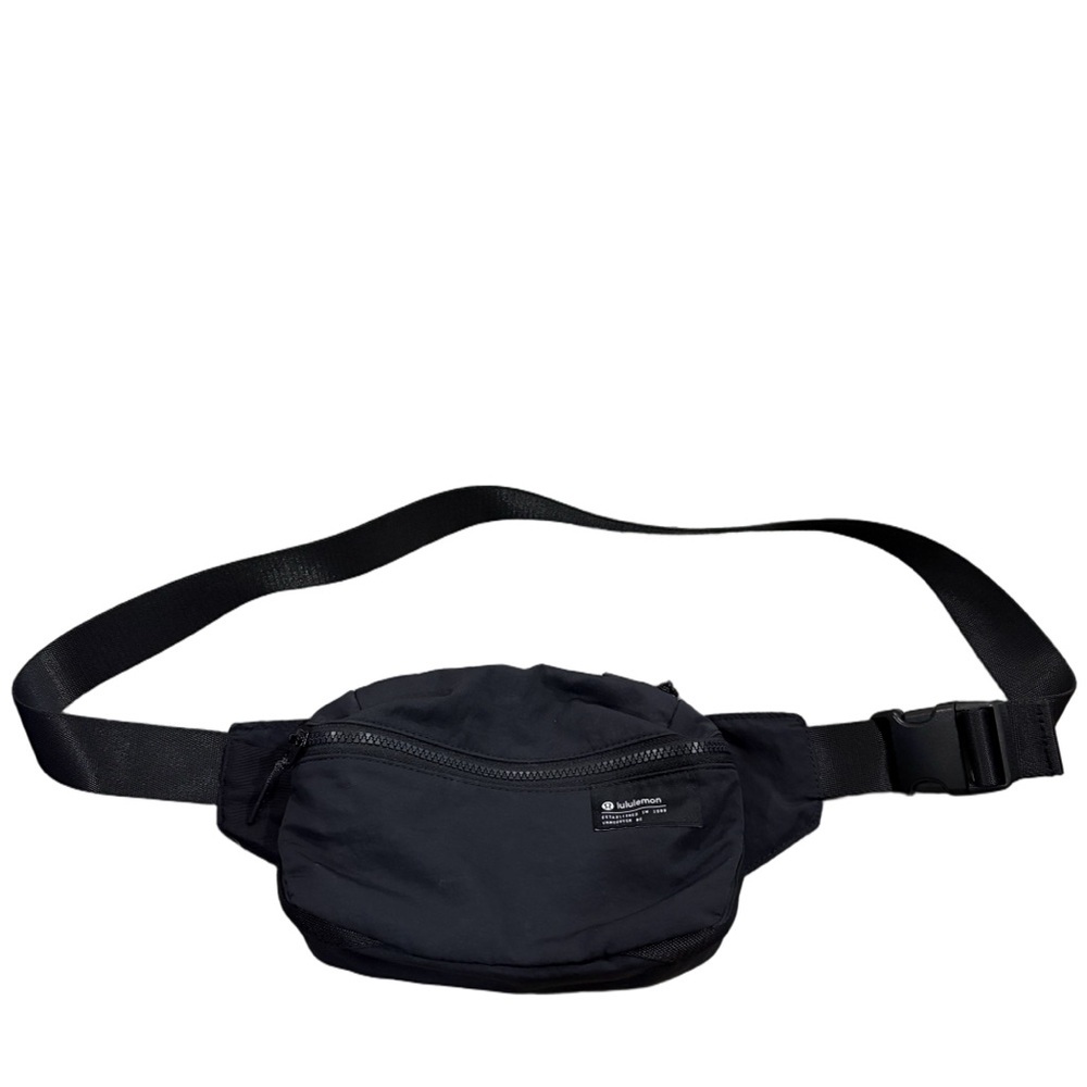 Lululemon athletica Black Waist Pack. Convenient outdoor shopping unisex - Picture 2 of 15